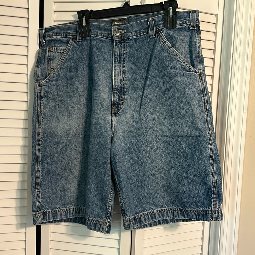 St. John’s Bay size 38 men’s denim shorts